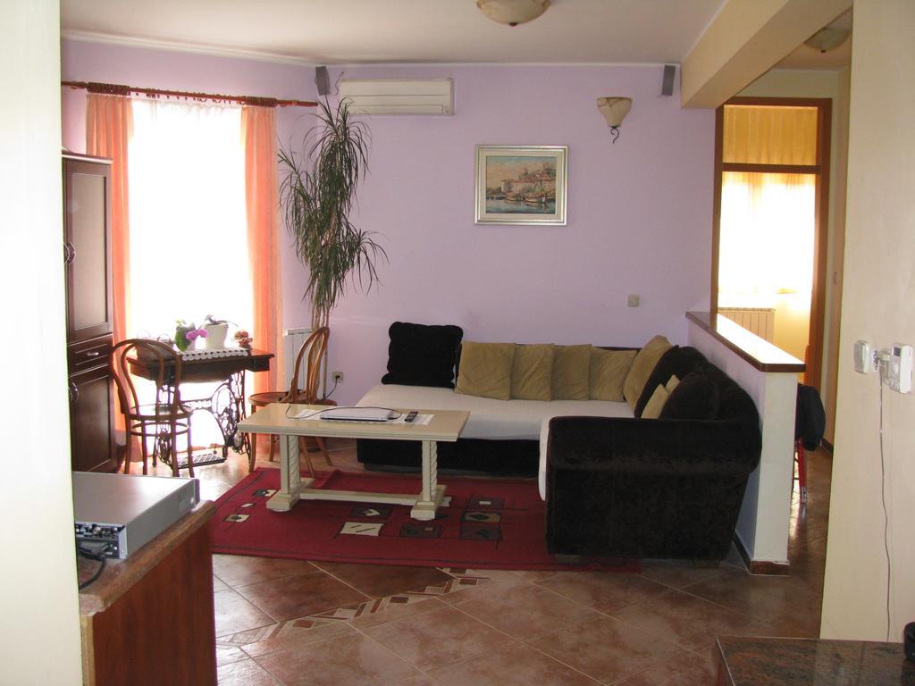 Apartment Megi Tribalj Habitación foto