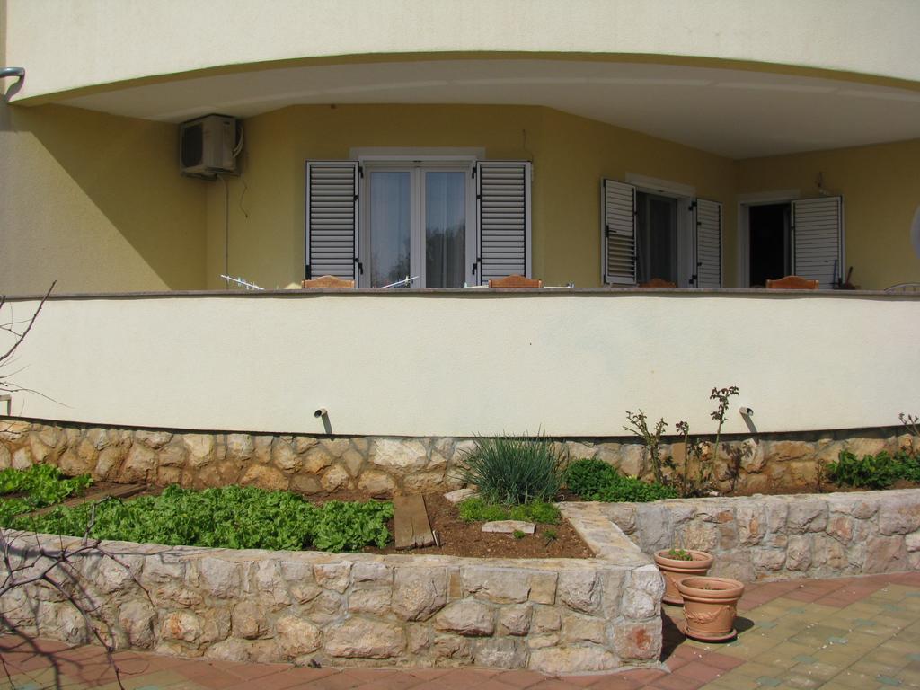 Apartment Megi Tribalj Exterior foto