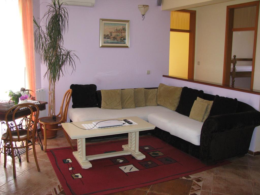 Apartment Megi Tribalj Habitación foto